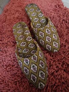 Patterned Slippers