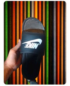 ORIGNAL NIKE SLIPPERS