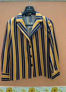 CBR Striped Button-Down Top L= 24 W = 30