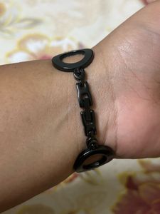 Elegant Black Bracelet Watch