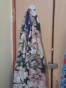 Floral Print Scarf - Light &amp; Airy