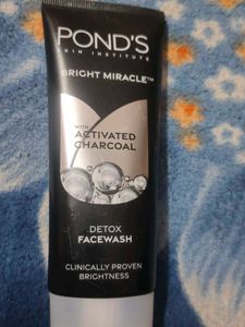 Pond's Detox Facewash