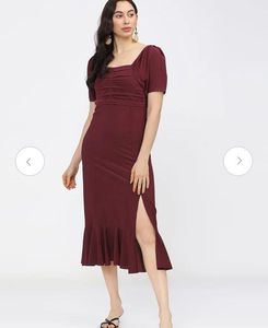 Chic Maroon Midi Dress