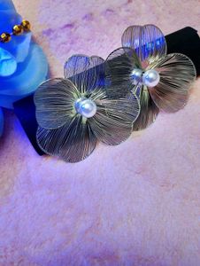 Floral earring  with Pearls