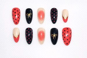 Strawberry Press-On Nail Set + black and pink Nai