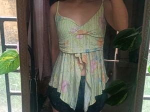 pretty floral top