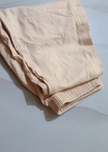 BEIGE LEGGINGS