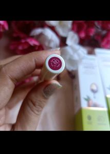 Mamaearth Hydra Matte Crayon Lipstick