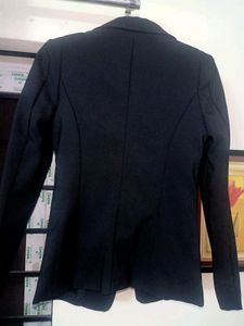Women&#39;s Tailored Black Blazer