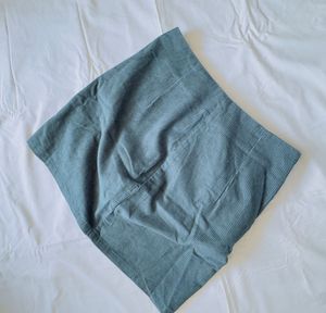 Short Skirt With Zip Closure