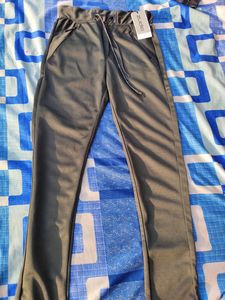 Best Track Pant... 28 Size