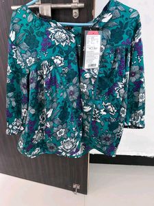 Dressberry Brand New Top