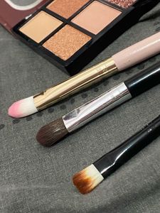 MARS Mini Eyeshadow Palette + 3 Brushes
