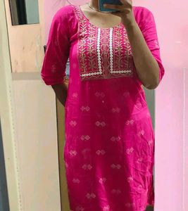 Elegant Pink Embroidered Cotton Kurti – Size S