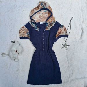 y2k vintage fitted  Blue Floral Accent top
