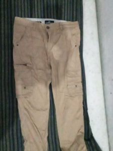 Vohan&#39;s Beige Cargo Shorts