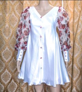 Pretty white satin dress 🌼🎀✨
