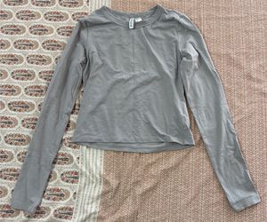 H&M Light Grey Fitted Top