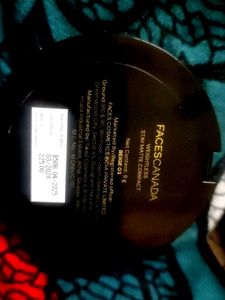FacesCanada Wieghtless Stay Matte Compact
