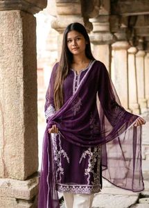 Elegant Purple Embroidered Kurta Set💜🤍