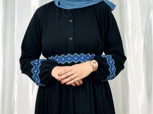 Feeding Friendly Gown