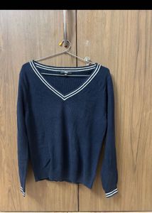 Uniqlo Navy V-Neck Sweater