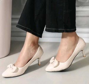Elegant Cream Ballerinas Heel (Price Drop❗)