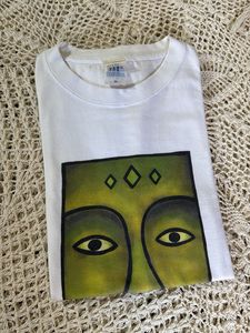 Unique Graphic T-Shirt never wear