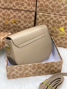 COACH NEW MODEL IMPORTED SLING WIDOUT BOX
