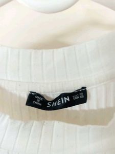 SHEIN White Sunburn Crop Top