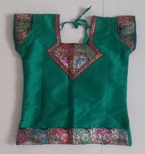 Girl&#39;s Traditional lehenga choli (polka parkar)