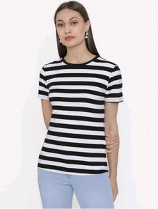 Pretty White Tshirt For Women 🤍