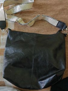 Chic Black Handbag