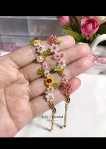 Flower Beaded Bracelet