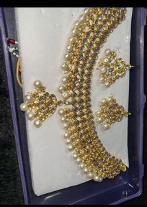 Stunning Kundan Necklace Set