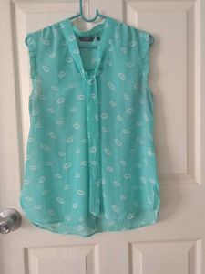 Cute Aqua Lip Print Top