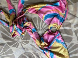 Trendy Swirl Bikini Top