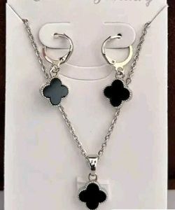 Beautiful Neck Pendant ...And Set ... .
