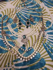 Elegant Emerald &amp; Pearl Jewelry Set