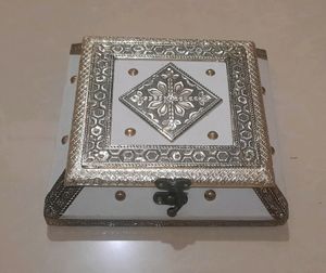White Dry Fruit Box