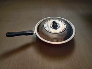Non Sticky Pan With Lid Cover