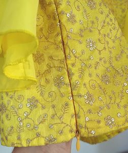 💥🆕️ Yellow Sequins Blouse With Ruffle Sleeves