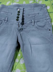Denim Capri with FREE GIFT