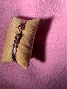 Elegant Women&#39;s Watch