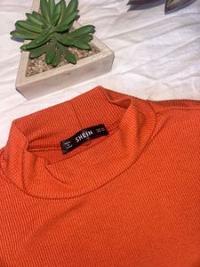 Mock Neck Fitted Crop Top
