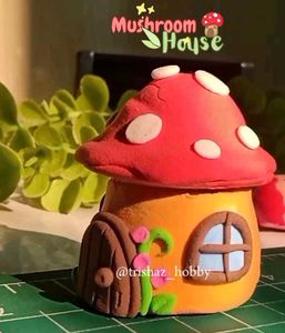 Mushroom House Showpiece