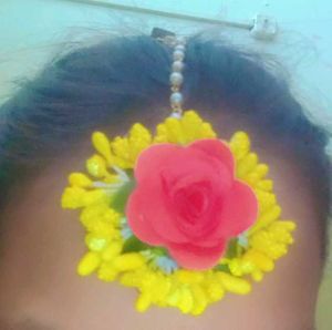 Floral Earrings And Maangtika Set
