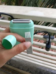 Adjustable Tripod &amp; Hair Removal Epilator