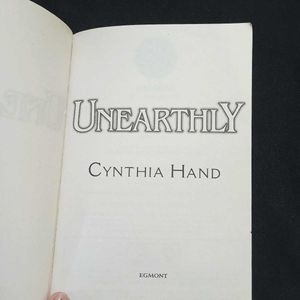 Unearthly By Cynthia Hand