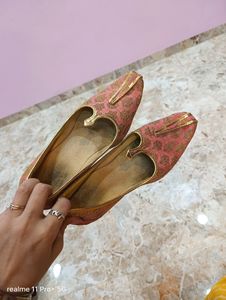 Groom Jutti